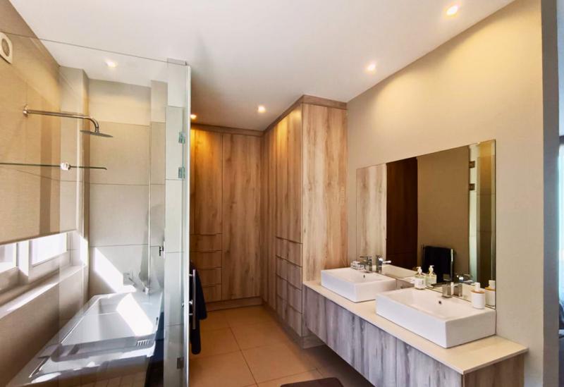 To Let 4 Bedroom Property for Rent in Pinnacle Point Golf Estate Western Cape